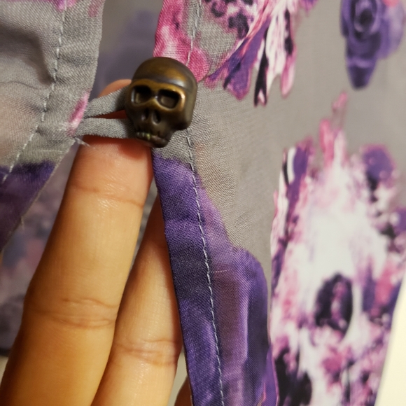 NWOTFloral Skull Top - Picture 6 of 7